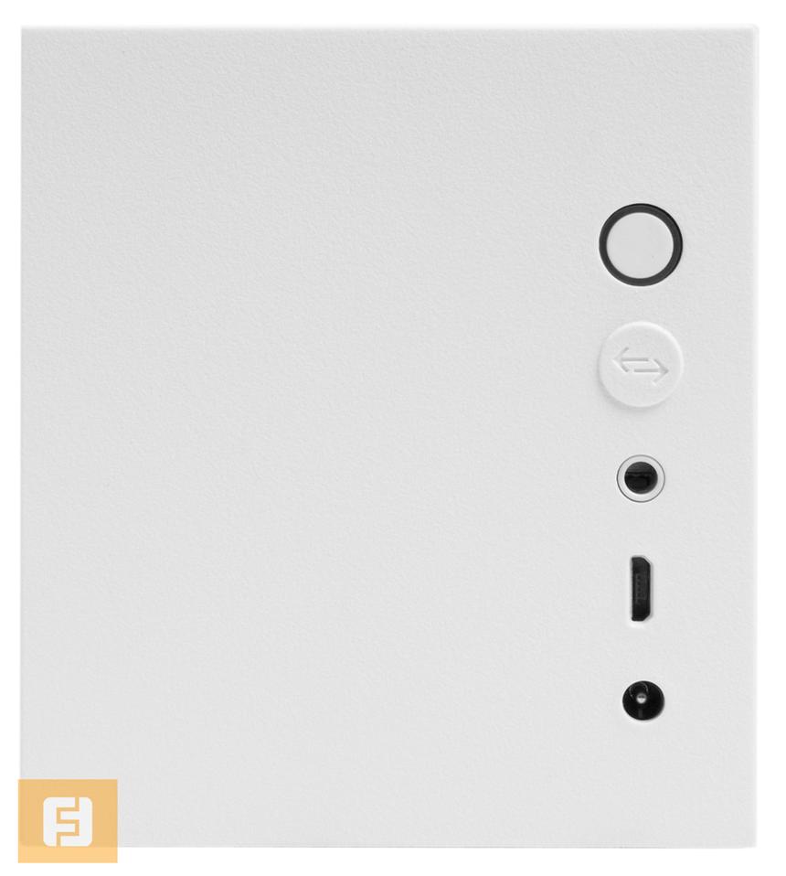 Основные разъемы смонтированы сбоку