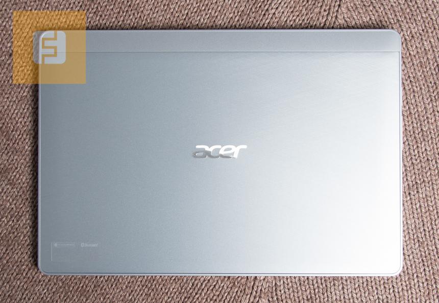 Тыльная сторона планшета Acer Aspire Switch 10