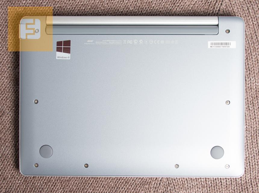 Тыльная сторона клавиатуры Acer Aspire Switch 10