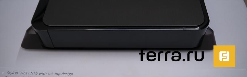 QNAP HS-210, боковая панель