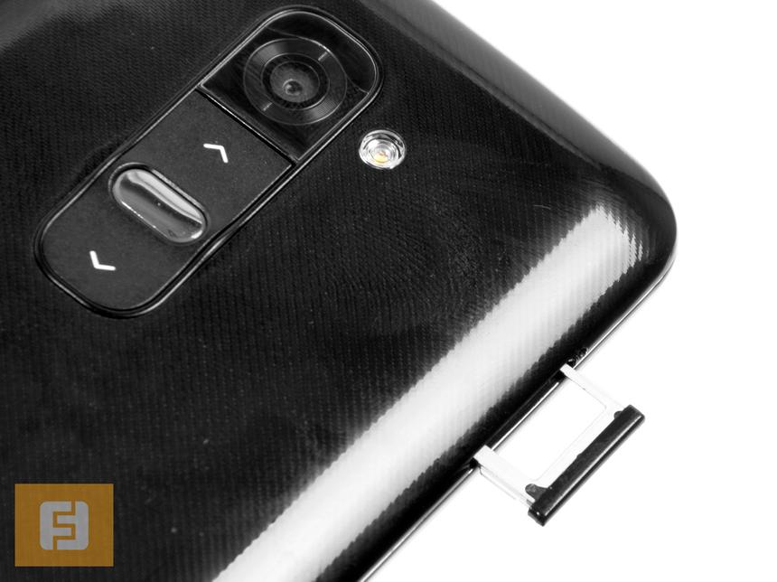 Лоток для micro-SIM на левой грани LG G2