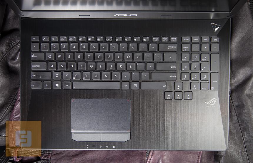 Рабочая поверхность ASUS G750JX