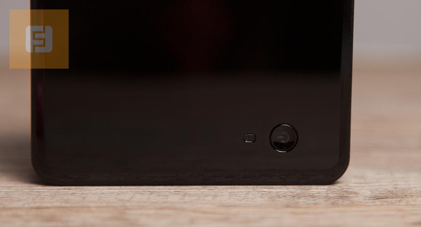 Intel NUC DC53427HYE, кнопка включения