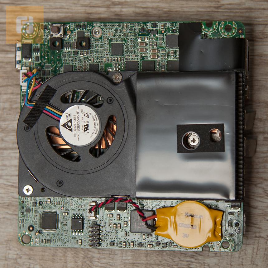 Intel NUC DC53427HYE, материнская плата, оборотная сторона