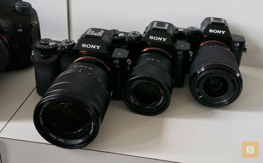 Sony Alpha A7s, A7R и A7