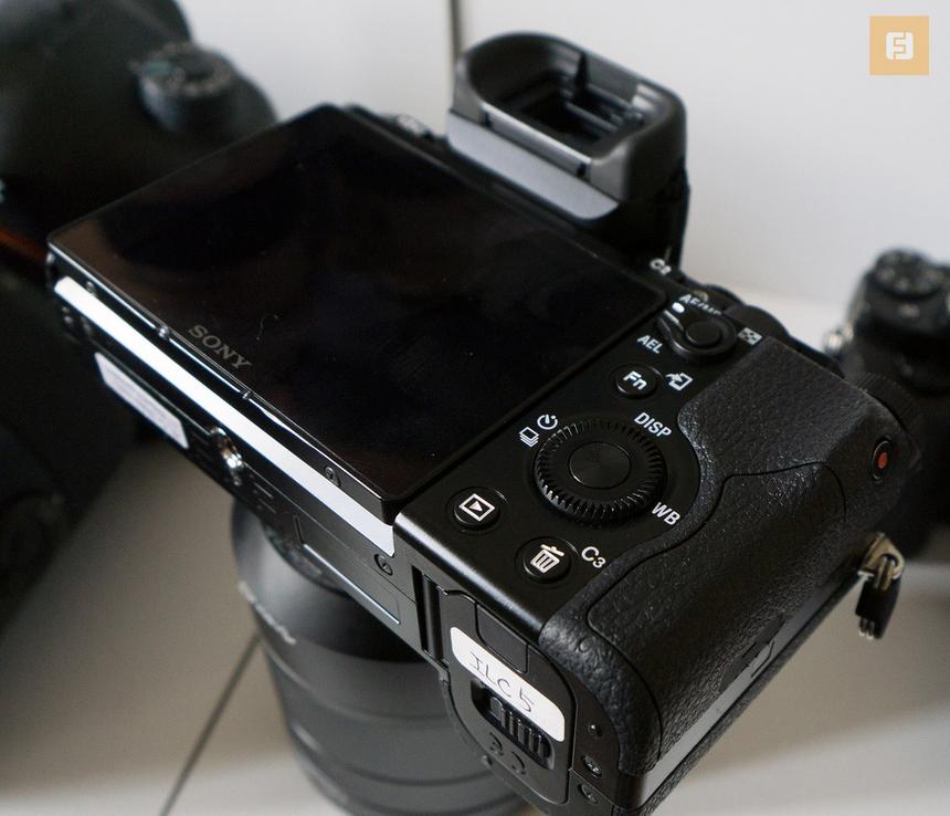 Задняя сторона корпуса Sony Alpha A7s