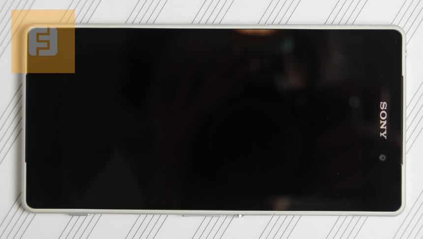 Лицевая сторона корпуса Sony Xperia Z2