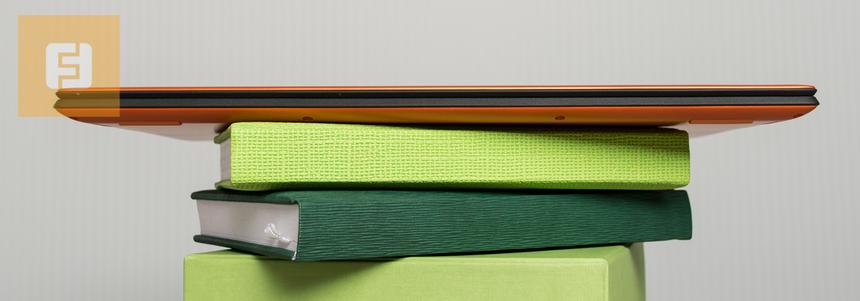 Передний край Lenovo IdeaPad Yoga 2 Pro — резиновые вставки на страже устойчивости трансформера