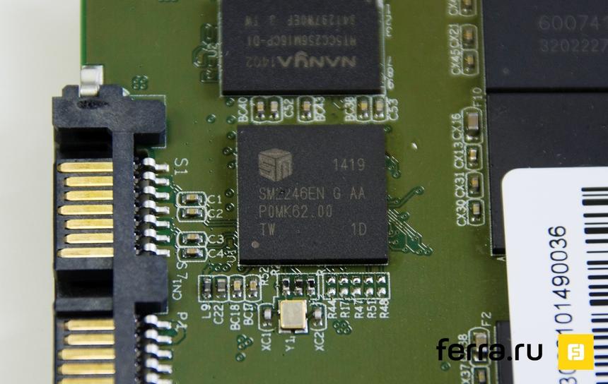 Контроллер Silicon Motion SM2246EN на печатной плате Corsair Force LX