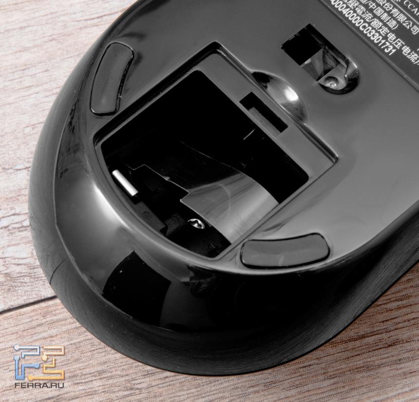 Отсек для аккумуляторов на мышке ASUS ET2411