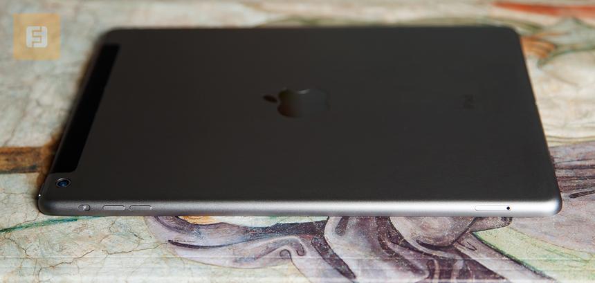 Правая грань iPad Air