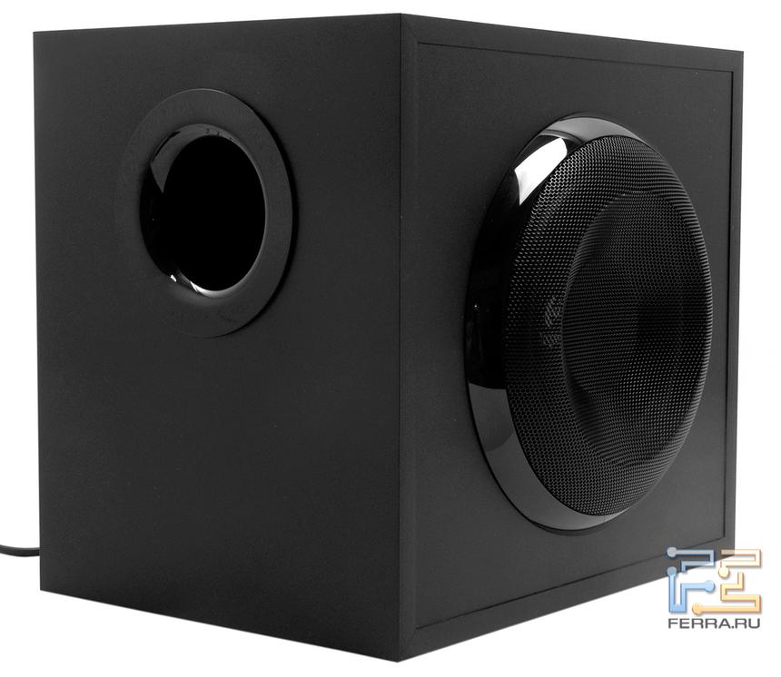 Сабвуфер Logitech Z623 выглядит просто и стильно