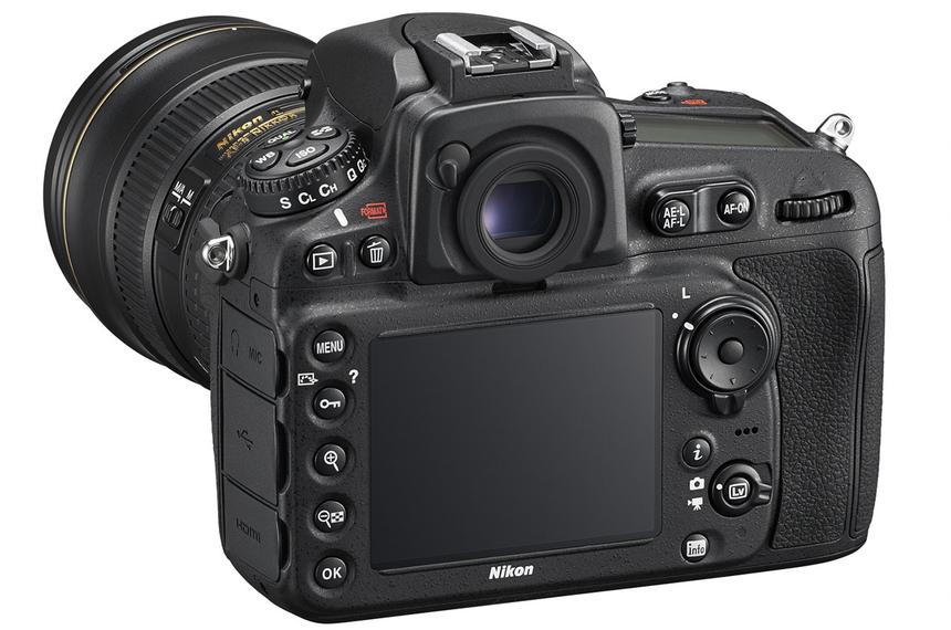 Тыльная сторона корпуса Nikon D810
