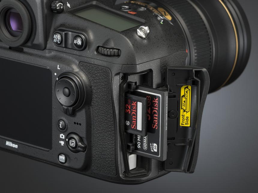 Слоты расширения Nikon D810