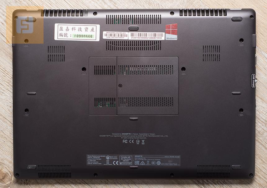 Нижняя панель GIGABYTE Ultrablade P34G