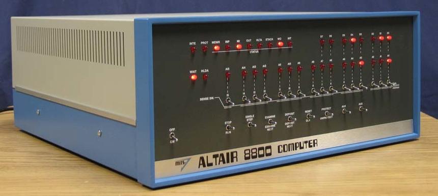 Компьютер Altair-8800