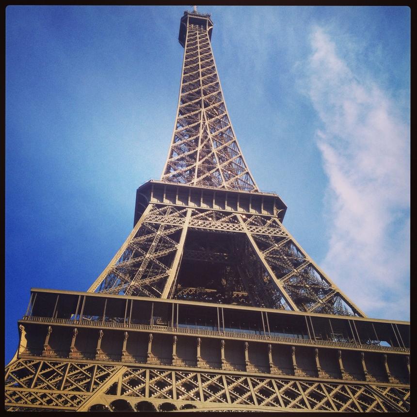 Увидели Париж. Чудом выжили!