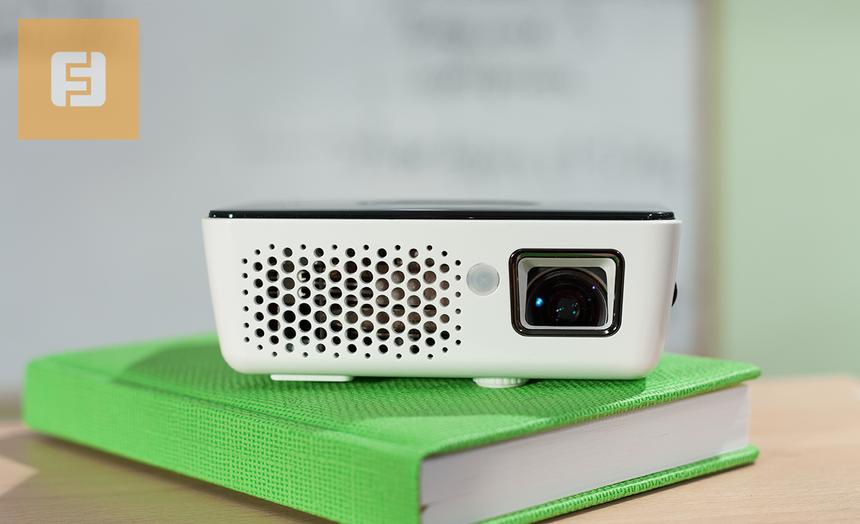 Решетка вентиляции и объектив BenQ Joybee GP3