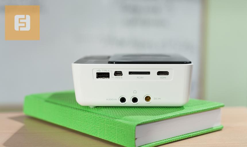 Правая панель BenQ Joybee GP3