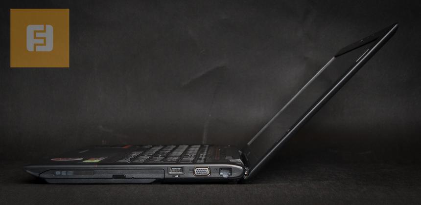 Правая грань MSI GP60 2PE-008RU