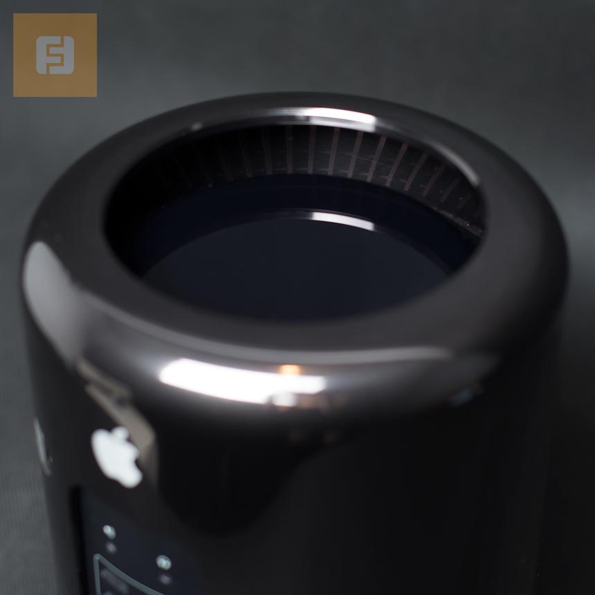 Apple Mac Pro. Вид сверху