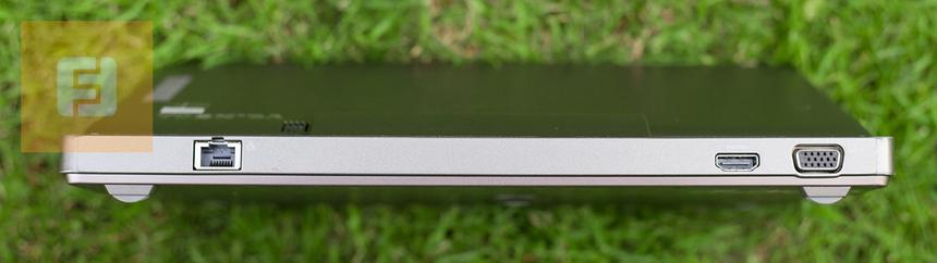 Задний край док-станции Toshiba Portege Z10t-A-L4S: RJ-45, HMDI, D-Sub