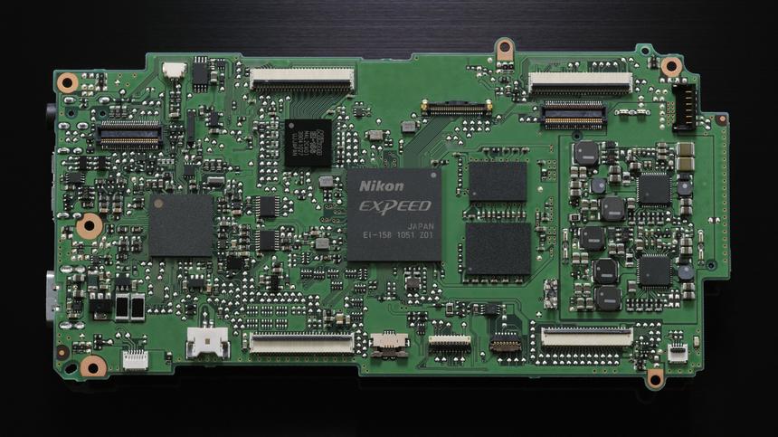 Процессор EXPEED 3 на системной плате Nikon D800