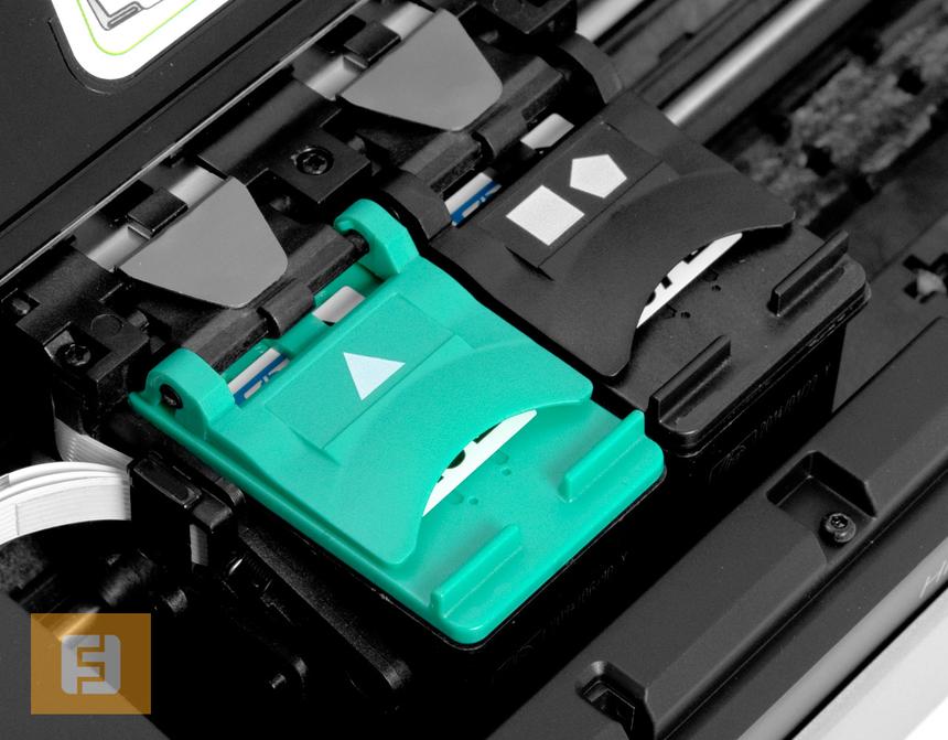 Корзинка рассчитана на 2 картриджа – черный и многоцветный