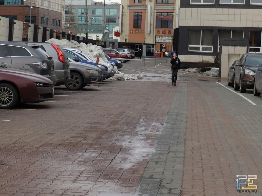 Olympus Stylus SP-820UZ, ISO 80, ЭФР 76 мм, f/4.8, 1/200 c