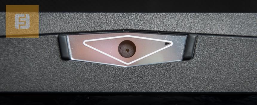 Даже веб-камера MSI GT60 2PE Dominator 3K Edition выглядит незаурядно