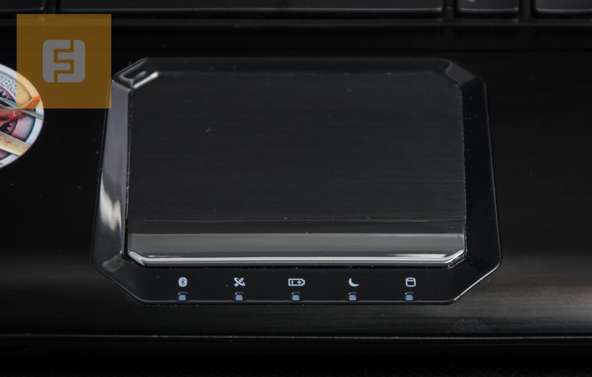 Тачпад и LED-индикаторы MSI GT60 2PE Dominator 3K Edition