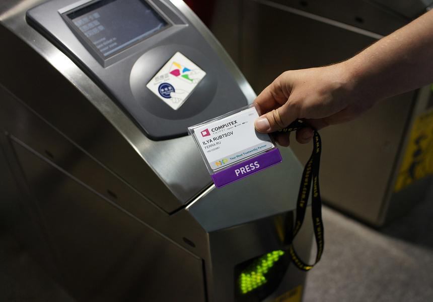 Бэдж с NFC-чипом как безлимитный проездной на метро