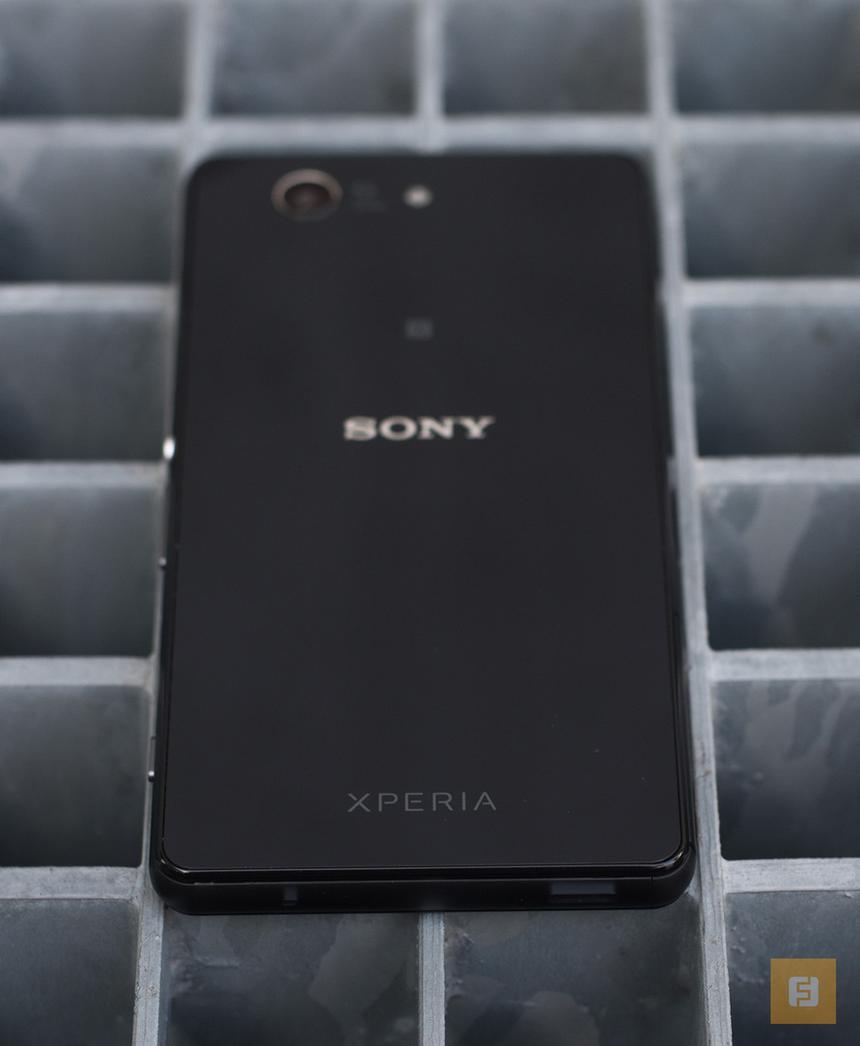Нижний торец корпуса Sony Xperia Z3 Compact