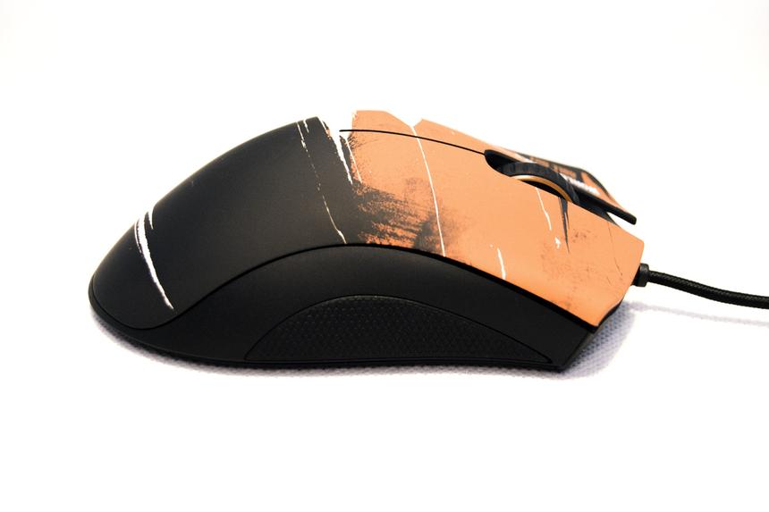 Мышь Razer DeathAdder WoT, правый бок