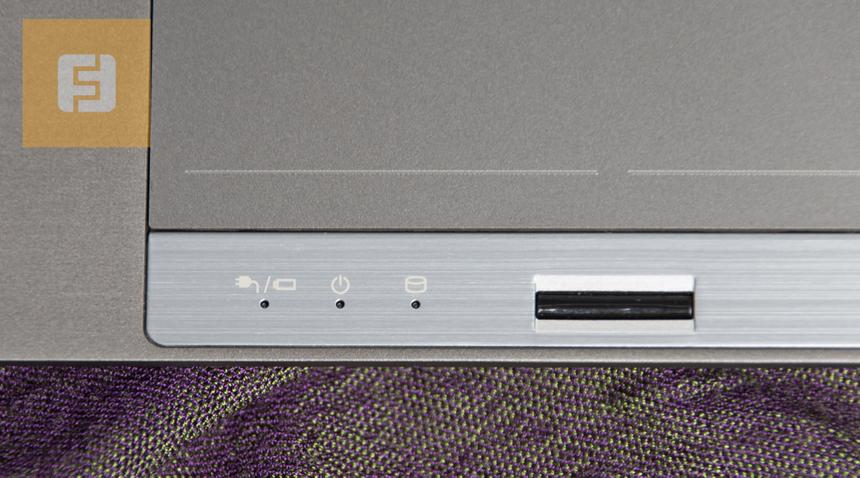 Сканер отпечатков пальцев и системные индикаторы Toshiba Portege Z30-A-M5S