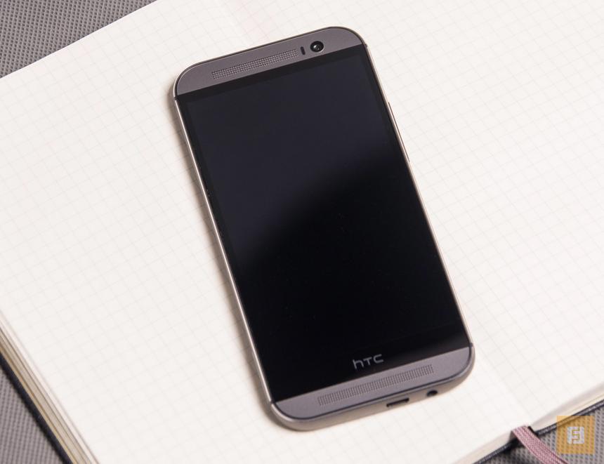 Лицевая сторона корпуса HTC One (M8)