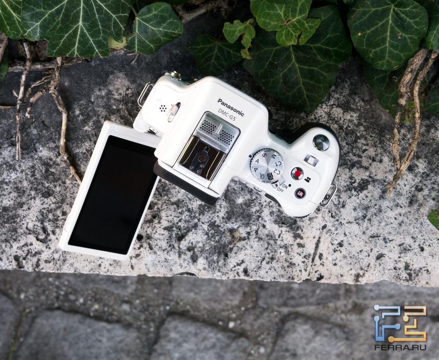 Конструкция откидного экрана Lumix G5
