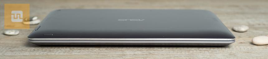 От обычного лэптопа ASUS Transformer Book Trio TX201LA внешне отличает пара клавиш на крышке