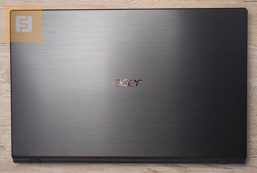 Вид сверху на Acer Aspire V3-772G-747a8G1TMakk
