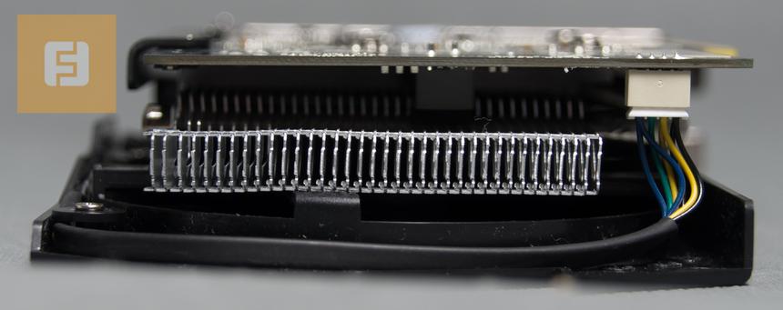 Вид с заднего торца видеокарты MSI GeForce GTX 750 Ti TWIN FROZR