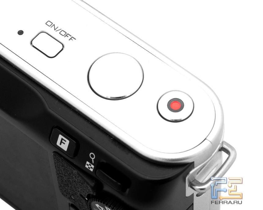 Nikon 1 J1, ручка