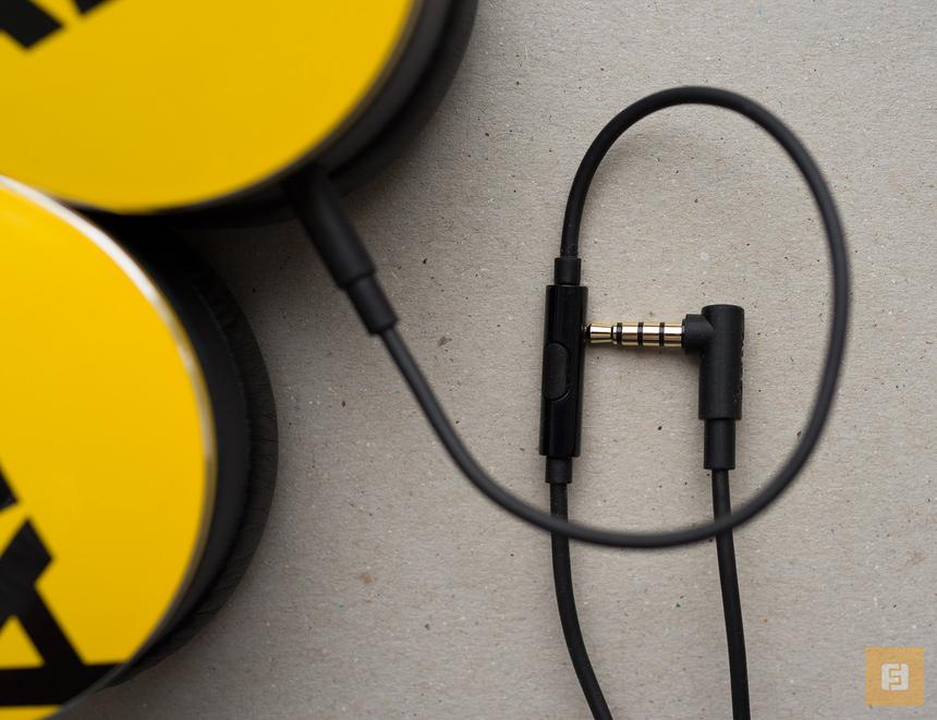 Миниатюрный пульт на проводу AKG Y50