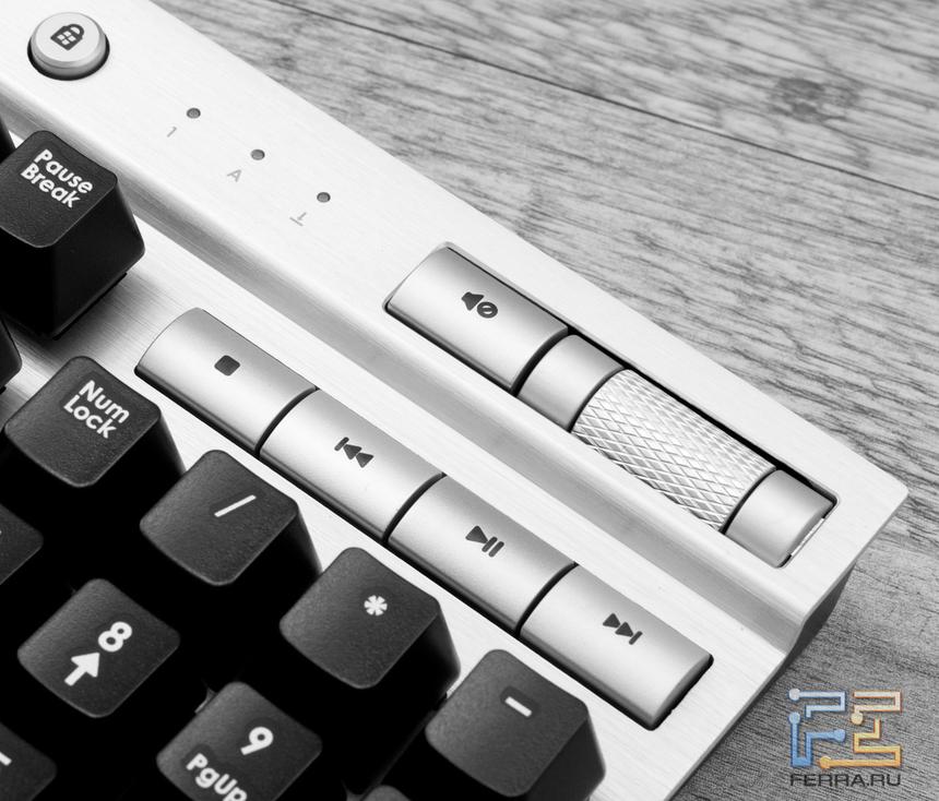 Индикаторы и мультимедиа клавиши клавиатуры Corsair Vengeance K60