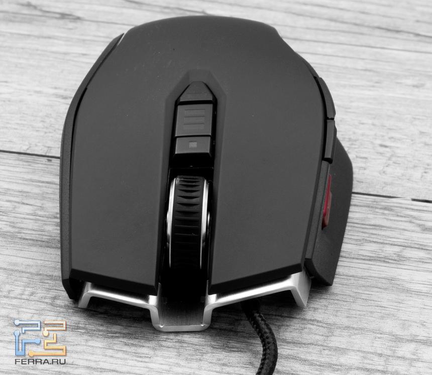 Мышь Corsair Vengeance M60. Вид спереди
