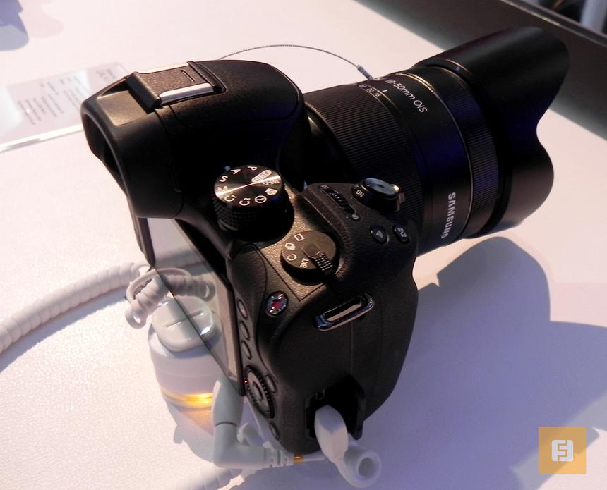 Общий вид Samsung NX30