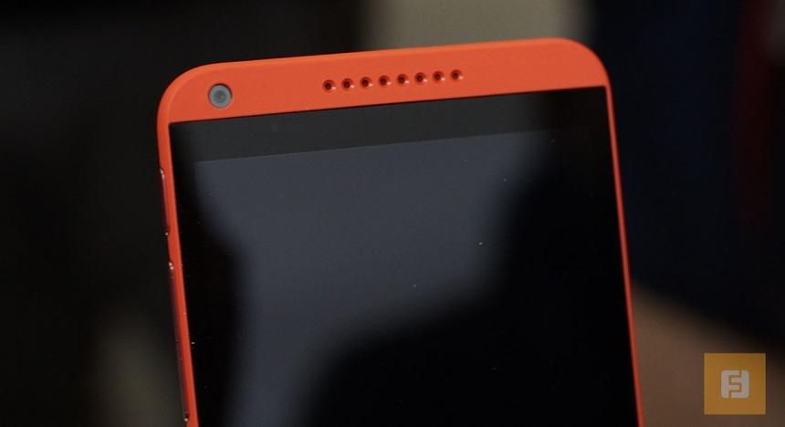 Верхняя часть красной версии HTC Desire 816