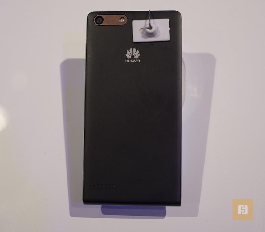 Вид на заднюю крышку Huawei Ascend G6