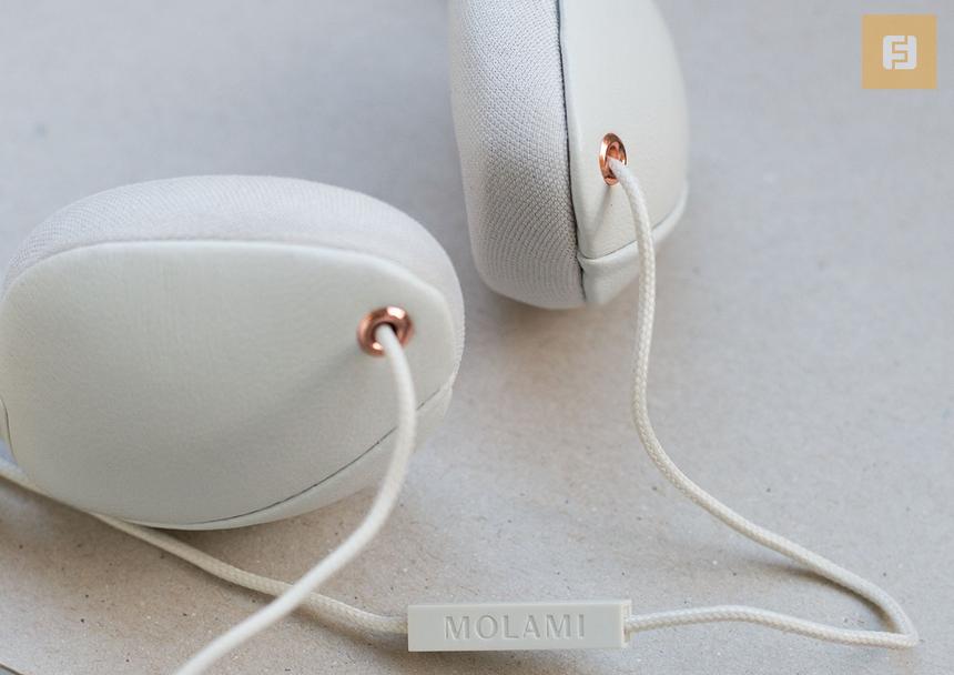 Провода заведены в чашки крайне нестандартно