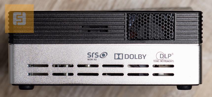 Левая грань GIGABYTE GB-BXPi3-4010