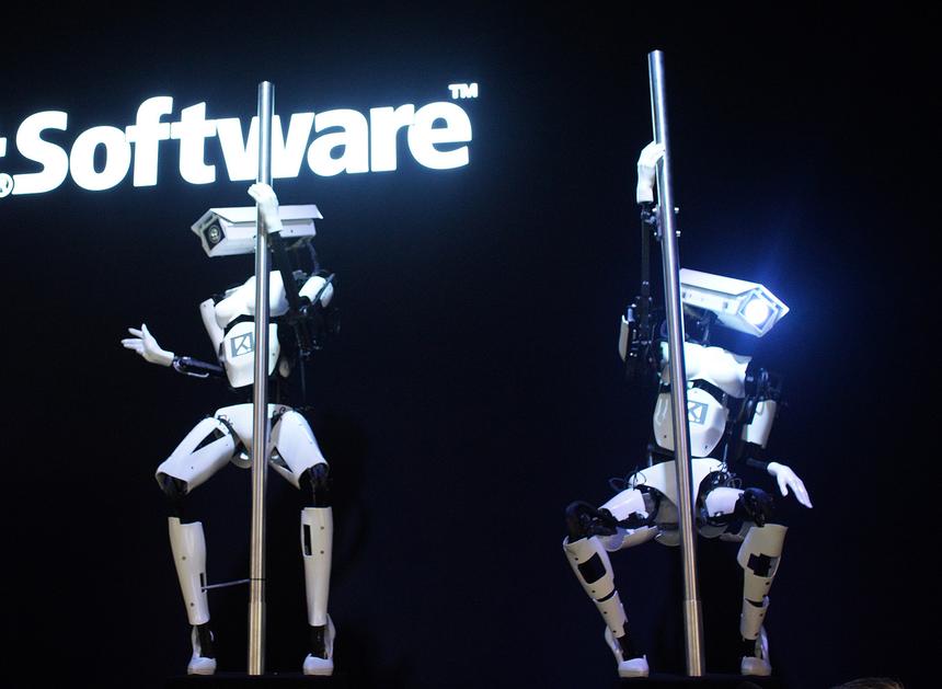 Роботостриптиз с выставки CeBIT 2014